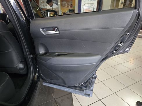 Used 2023 Toyota Corolla Cross XLE w/ Convenience Package AWD/4WD image 16
