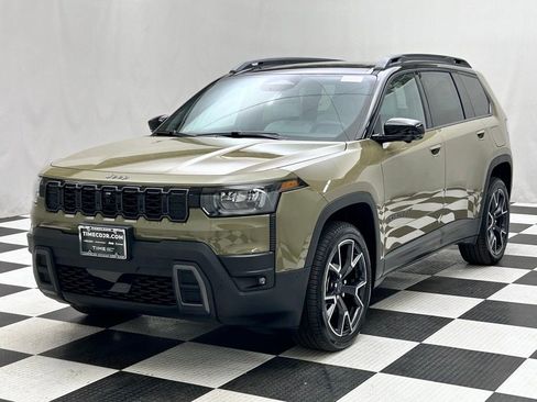 New 2026 Jeep Cherokee Overland w/ Trailer Tow Group AWD/4WD image 4