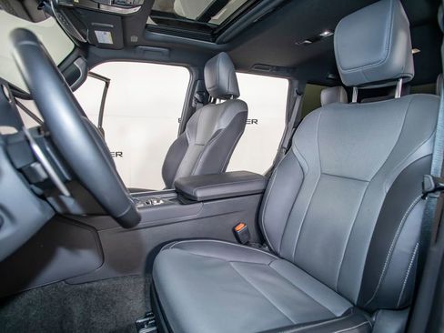 Used 2024 Lexus GX 550 w/ Accessory Package (31) AWD/4WD image 16