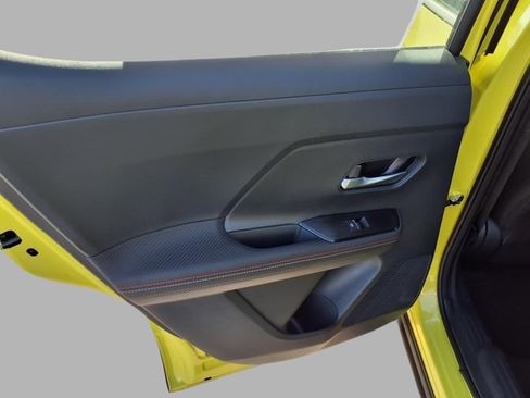 Certified 2025 Nissan Kicks SR image 25