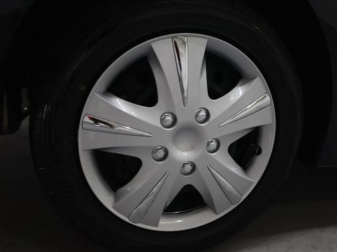 Used 2022 Toyota Corolla LE FWD image 33
