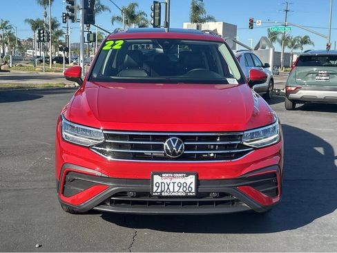 Used 2022 Volkswagen Tiguan SE image 3