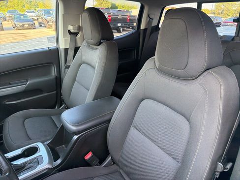 Used 2019 Chevrolet Colorado LT w/ LT Convenience Package AWD/4WD image 10