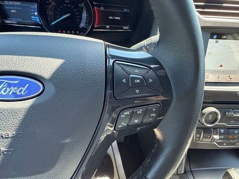 Used 2018 Ford Explorer XLT w/ Equipment Group 202A AWD/4WD image 39