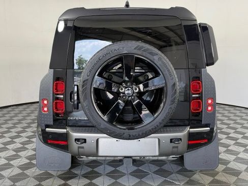 Used 2024 Land Rover Defender 110 X-Dynamic SE AWD/4WD image 7
