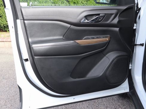 Used 2019 GMC Acadia SLE image 15