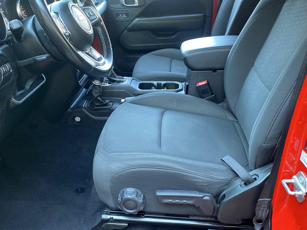 Used 2020 Jeep Wrangler Unlimited Sahara AWD/4WD image 6