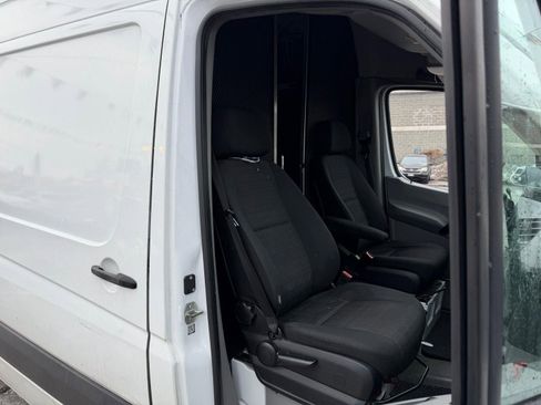 Used 2017 Freightliner Sprinter 2500 RWD image 13