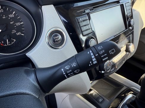 Used 2022 Nissan Rogue Sport SL image 29