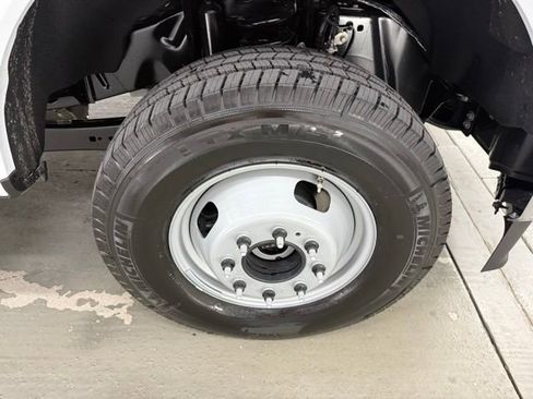 New 2026 Ford F350 XL w/ XL Chrome Package image 4