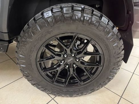 Used 2025 INEOS Grenadier Station Wagon AWD/4WD image 18