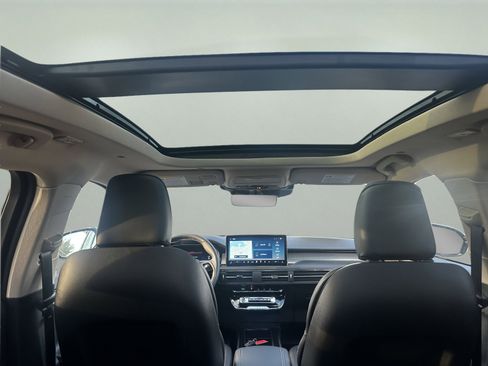 New 2026 Lincoln Corsair Premiere image 17