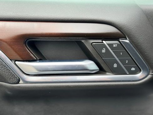 Used 2024 GMC Sierra 2500 Denali w/ Denali Reserve Package AWD/4WD image 23