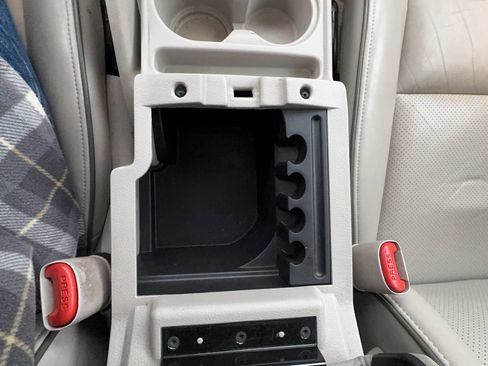 Used 2009 Jeep Grand Cherokee Overland image 14