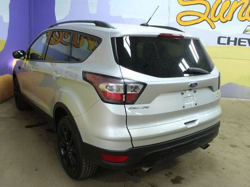 Used 2018 Ford Escape SE w/ SE Sport Appearance Package image 5