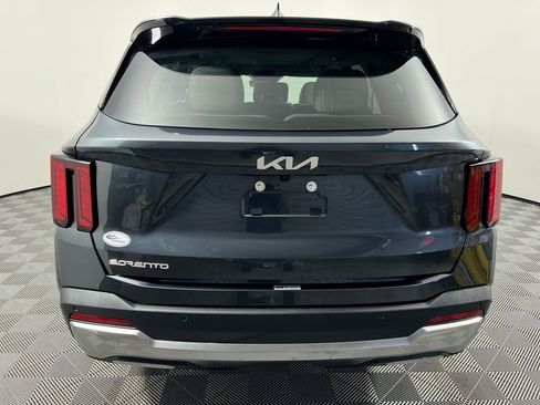 New 2026 Kia Sorento S image 4