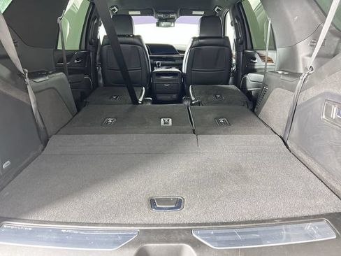 Certified 2024 Cadillac Escalade Luxury AWD/4WD image 26