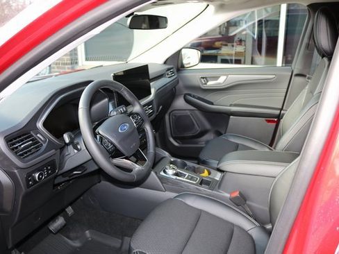 Used 2024 Ford Escape SE image 18