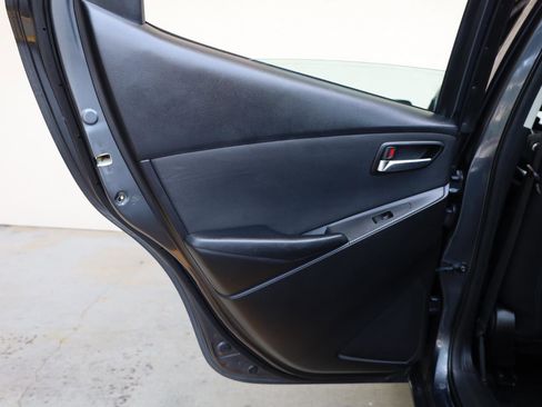 Used 2018 Toyota Yaris iA FWD image 16