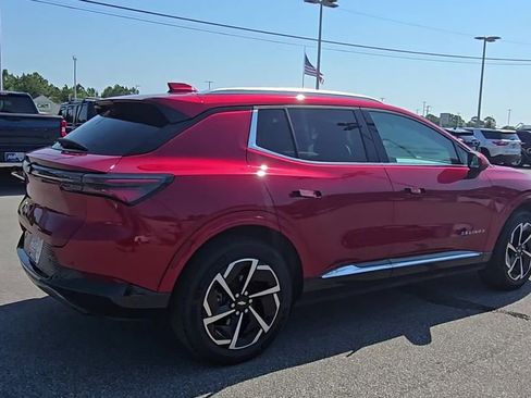 Used 2024 Chevrolet Equinox EV LT image 6