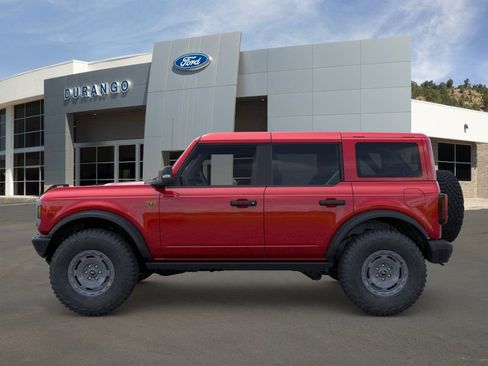 New 2025 Ford Bronco Badlands image 3