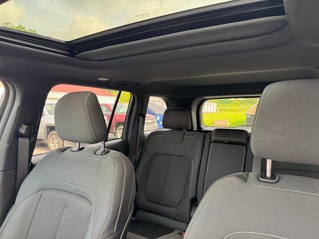 New 2025 Jeep Grand Cherokee Laredo X w/ Luxury Tech Group I AWD/4WD image 39