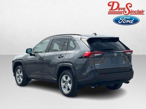 Used 2021 Toyota RAV4 XLE w/ XLE Grade Weather Package image 9