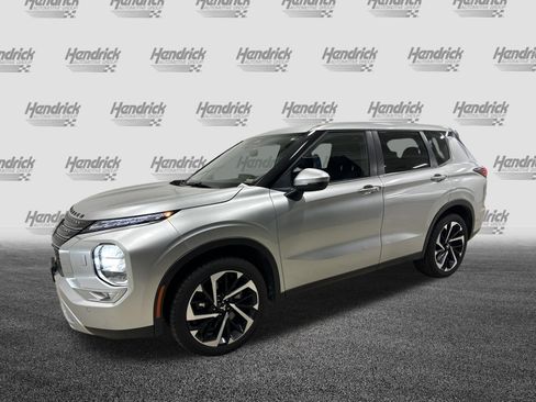 Used 2024 Mitsubishi Outlander SE AWD/4WD image 5