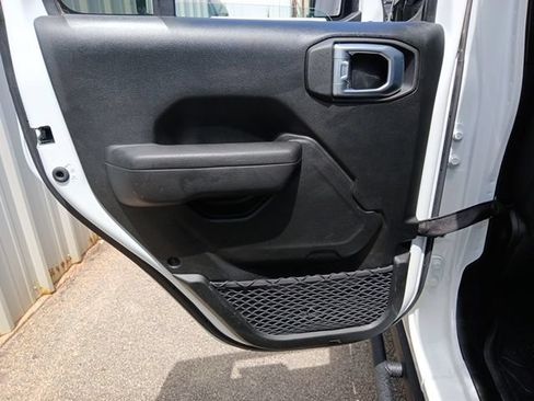 Used 2022 Jeep Gladiator Sport AWD/4WD image 19