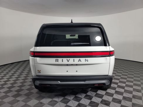 Used 2024 Rivian R1S Adventure image 4