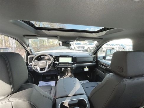 New 2026 GMC Sierra 3500 SLT image 21