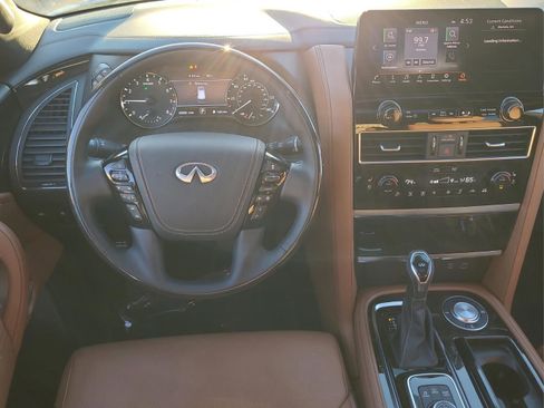 Used 2024 INFINITI QX80 Sensory image 14