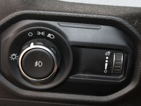 Used 2025 Jeep Wrangler Unlimited Sport AWD/4WD image 27