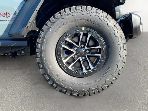 New 2026 Jeep Wrangler Unlimited Rubicon w/ Xtreme 35 Tire Package AWD/4WD image 28