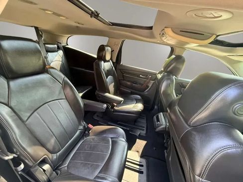 Used 2014 Chevrolet Traverse LTZ FWD image 16
