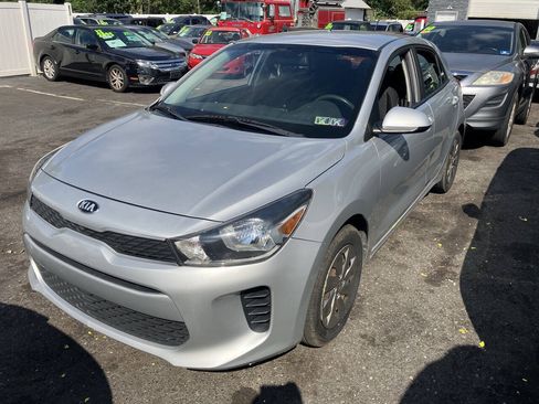 Used 2019 Kia Rio S FWD image 2