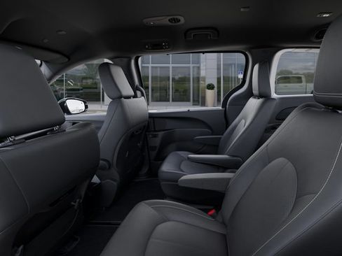 New 2026 Chrysler Pacifica Select FWD image 24
