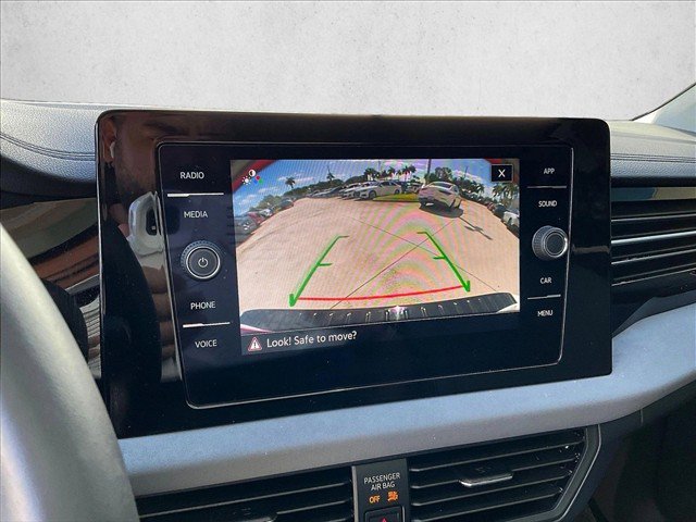 Used 2025 Volkswagen Jetta SE FWD image 22