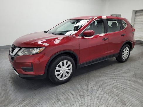 Used 2017 Nissan Rogue S FWD image 2