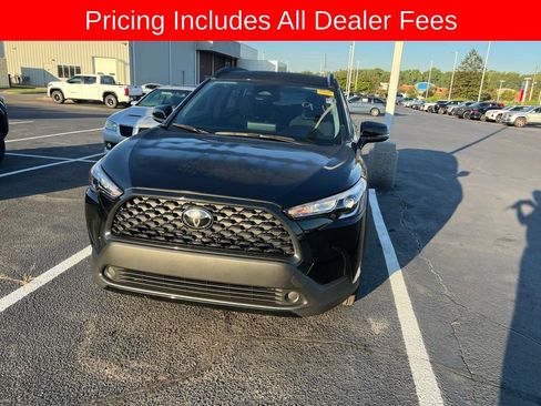 Used 2025 Toyota Corolla Cross LE FWD image 12