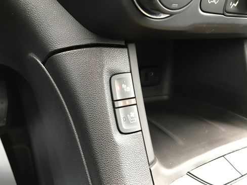 Used 2018 GMC Acadia Denali image 24