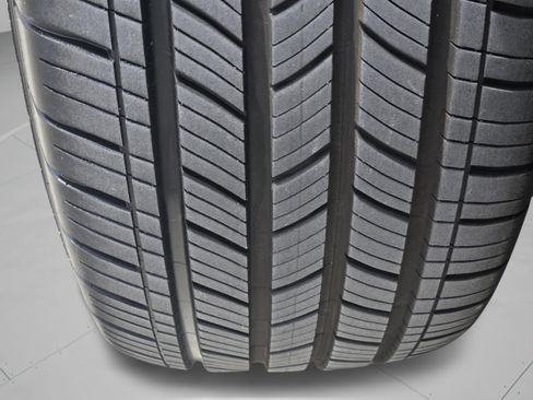 Certified 2025 Acura ADX AWD image 32