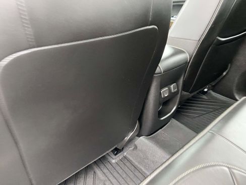 Used 2020 GMC Canyon Denali image 3