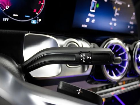 Used 2025 Mercedes-Benz GLB 250 image 17