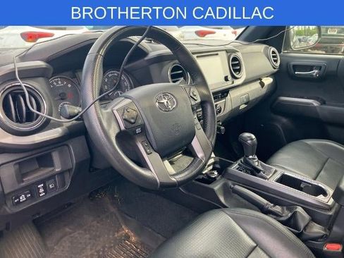 Used 2018 Toyota Tacoma TRD Off-Road w/ TRD Premium Off Road Package AWD/4WD image 16