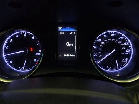 Used 2019 Toyota Camry LE FWD image 23