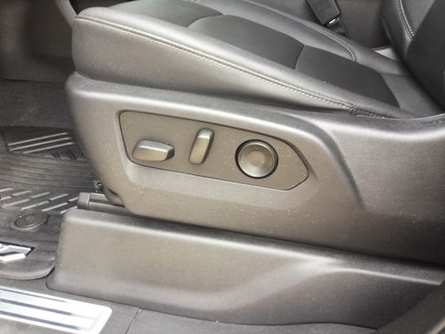 Used 2023 Chevrolet Silverado 1500 LT Trail Boss w/ Convenience Package II AWD/4WD image 11