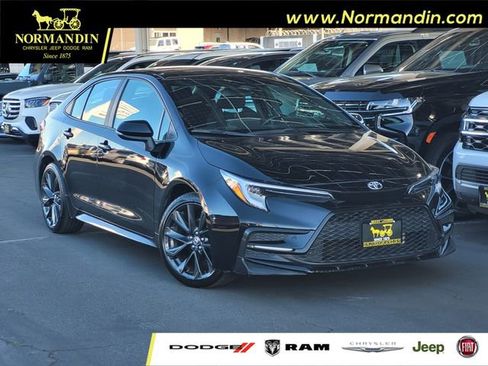 Used 2024 Toyota Corolla SE image 1