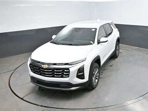 Used 2025 Chevrolet Equinox LT AWD/4WD image 26