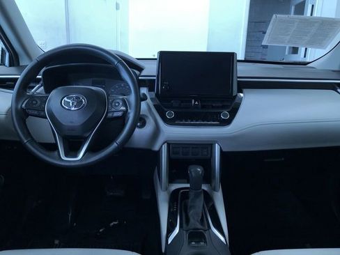 Certified 2024 Toyota Corolla Cross LE image 17